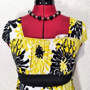 A.Byer Medium Daisy Floral Yellow White Tie Top
